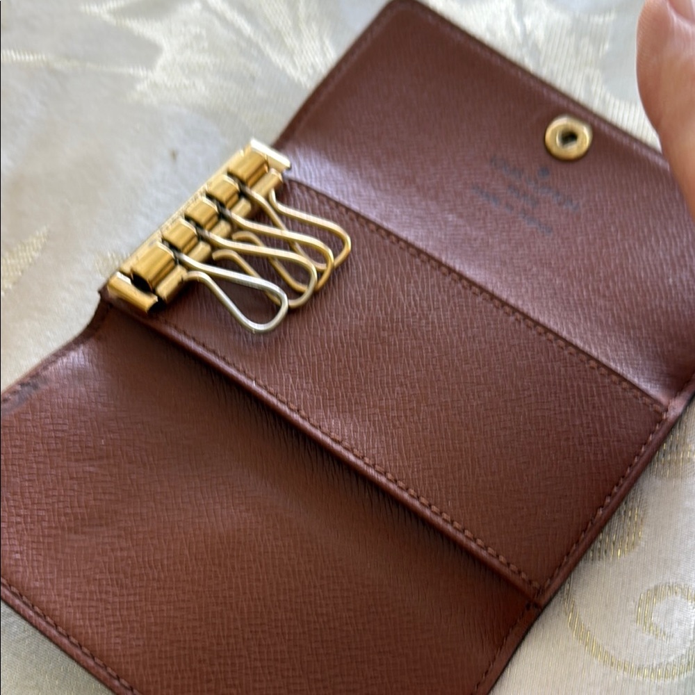 Louis Vuitton Monogram Key Holder - Picture 4 of 5